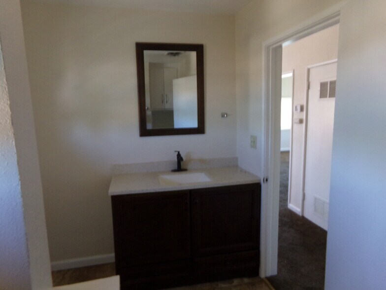 Building Photo - 729 Virginia St