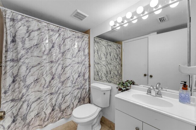 Building Photo - 10630 SW 157th Ct