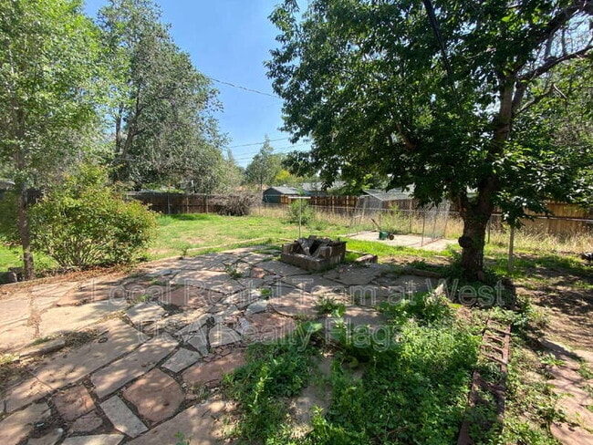 Building Photo - 2830 N Schevene Blvd