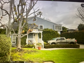 Building Photo - 366 E 15th St