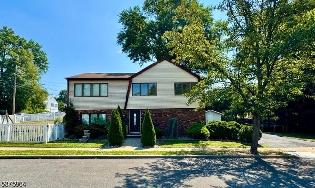 Primary Photo - 37 Hazelview Ave