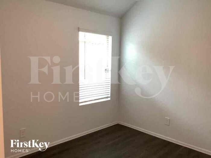Building Photo - 18455 Summit Ranch Dr