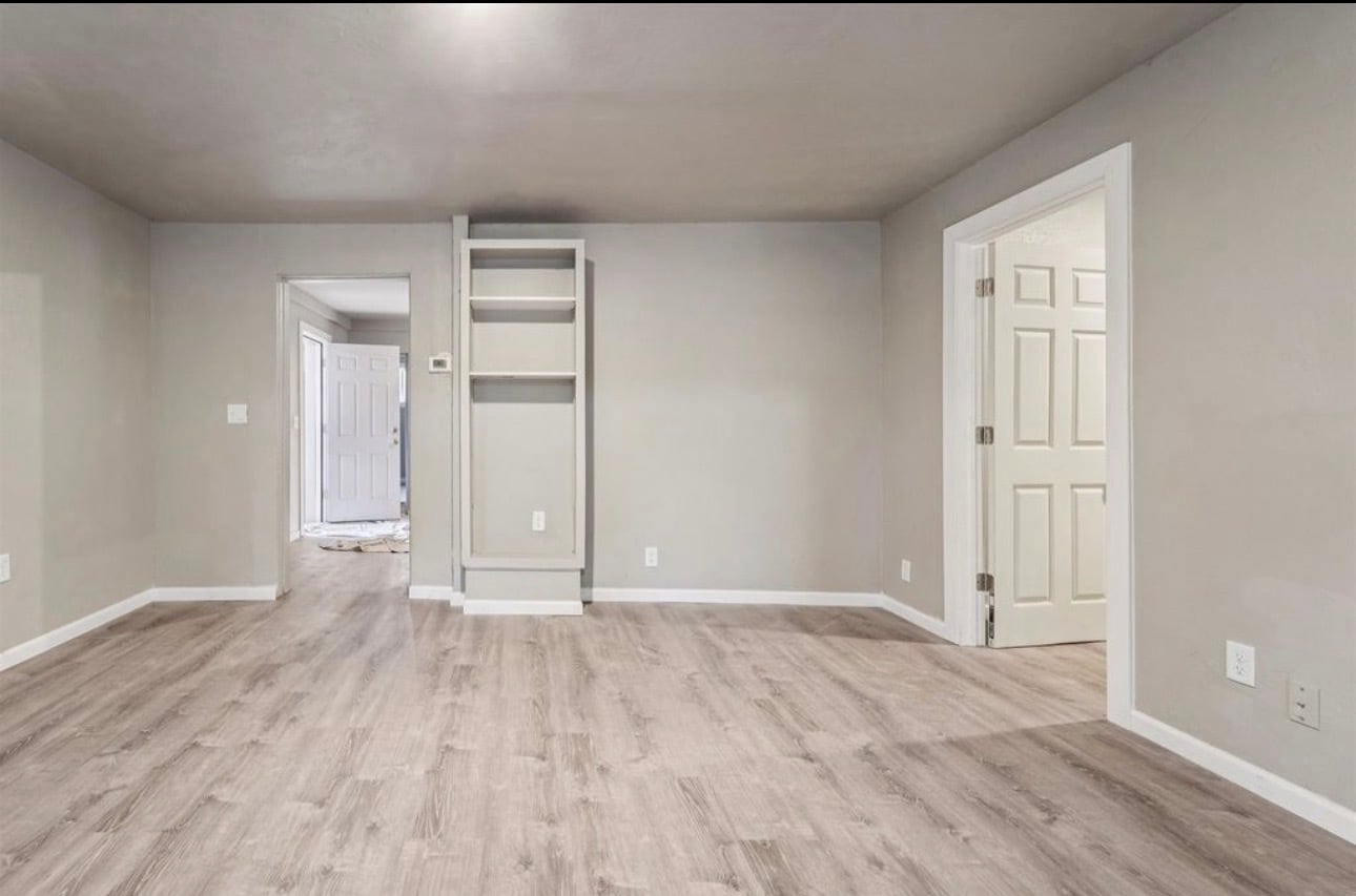 Living - 200 W Beacon Ave