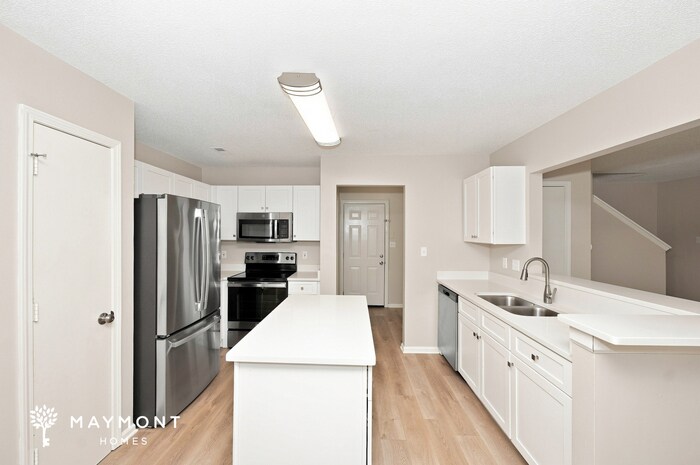 Building Photo - 12239 Stewarts Crossing Dr