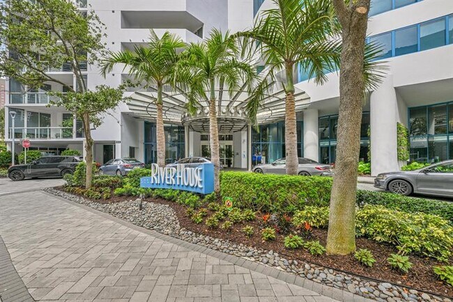 Building Photo - 333 Las Olas Way