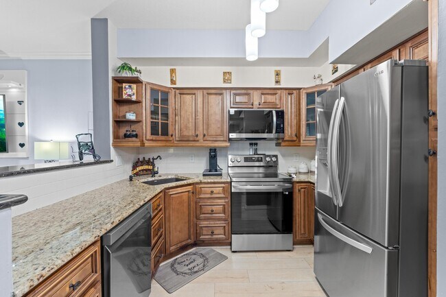 Building Photo - 802 W Windward Way