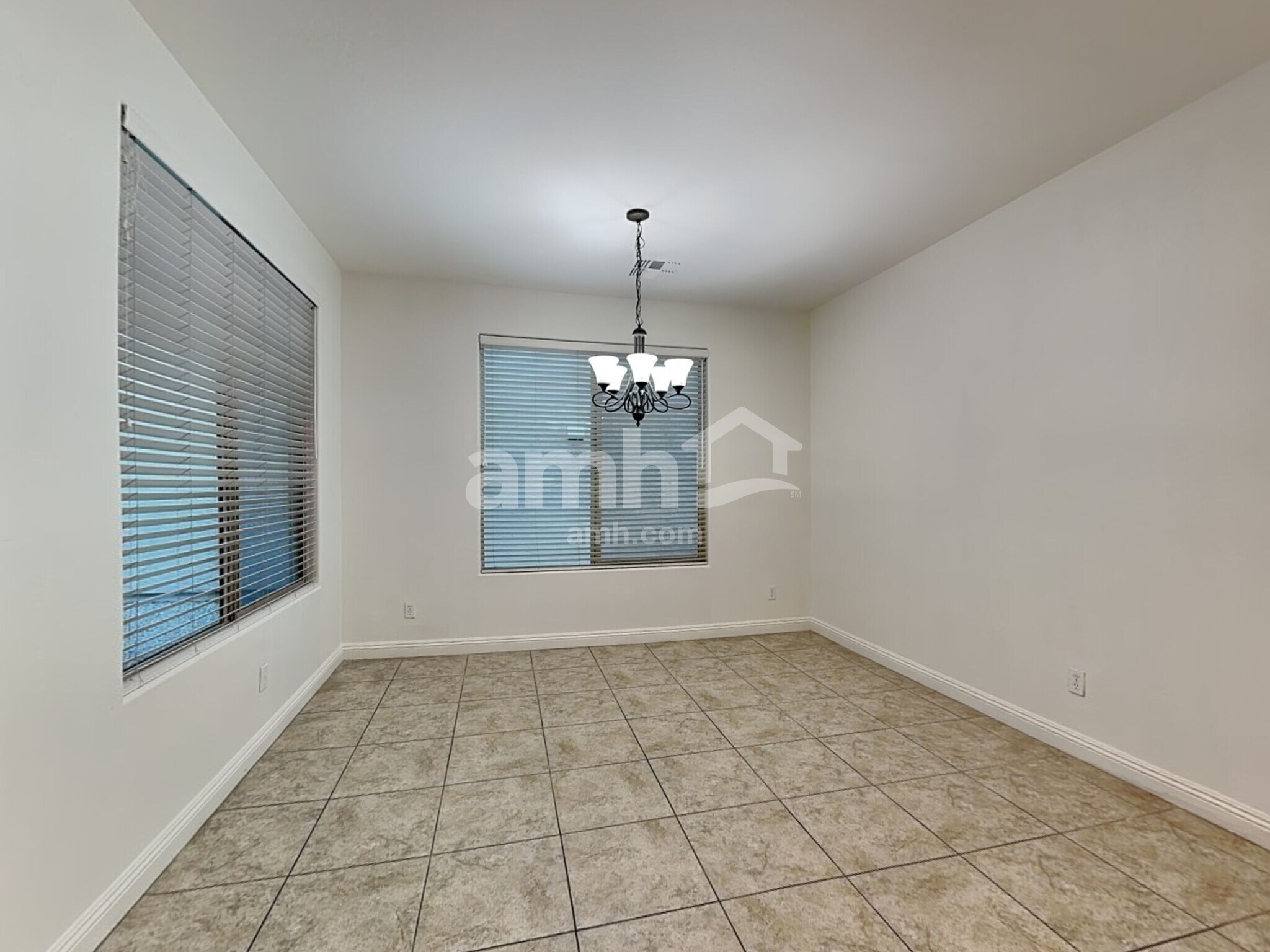 Building Photo - 3458 E Orchid Ln