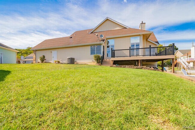 Building Photo - 3309 Lower Lakes Estates Dr