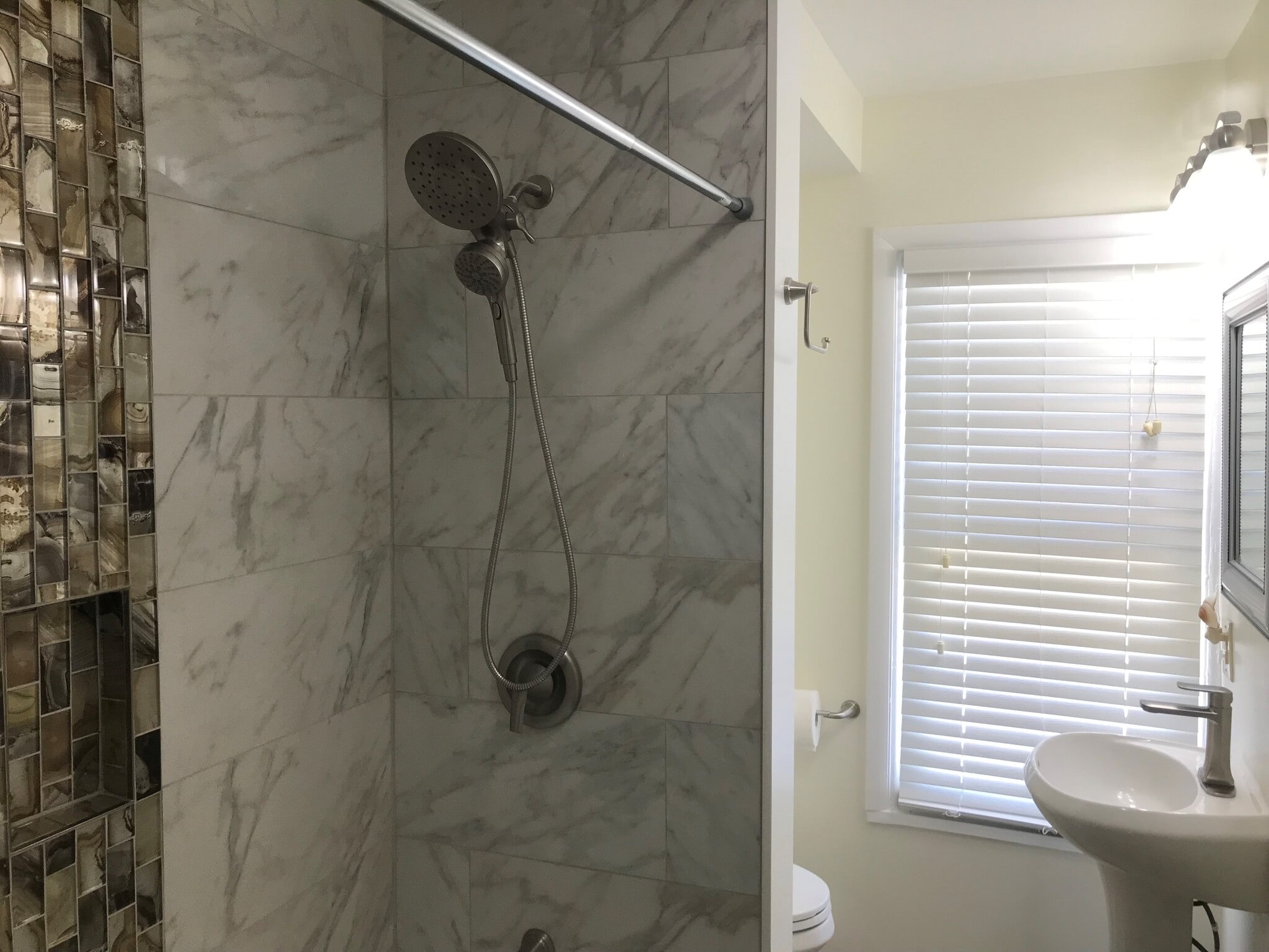 Building Photo - 1025 Simpson Ave