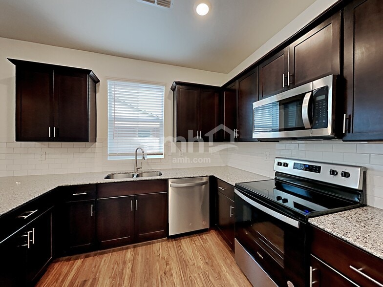 Building Photo - 684 W Laredo Ave