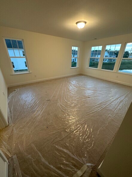 Building Photo - 38 Nailsworth St