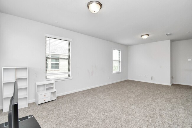 Building Photo - 5411 Cavall Rd