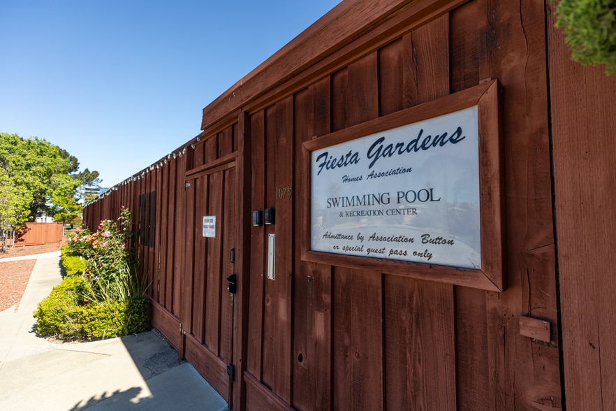 Building Photo - 2103 S Delaware St