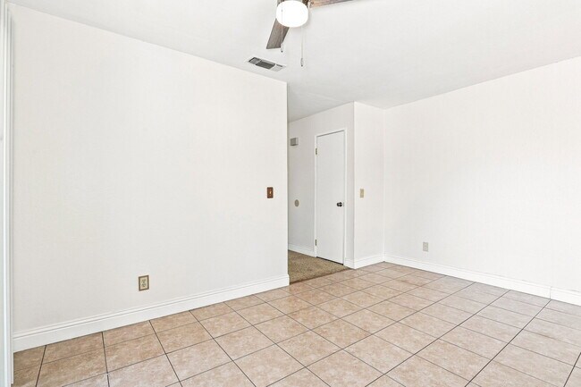 Building Photo - 7205 Dedrick Ct