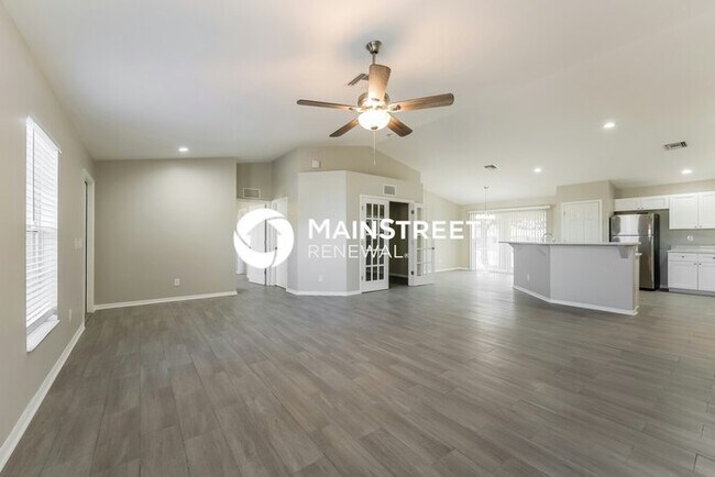 Building Photo - 3 Bedroom Pet-Friendly Home in Lehigh Acre...