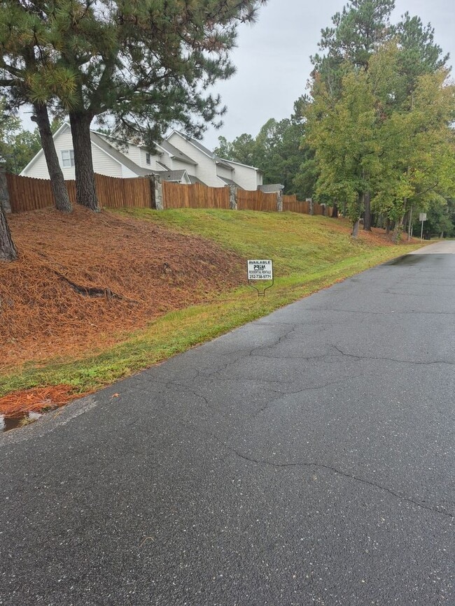 Building Photo - FAIRWAY TOWNHOMES