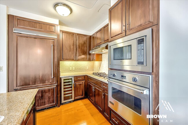 Building Photo - 690 Market St