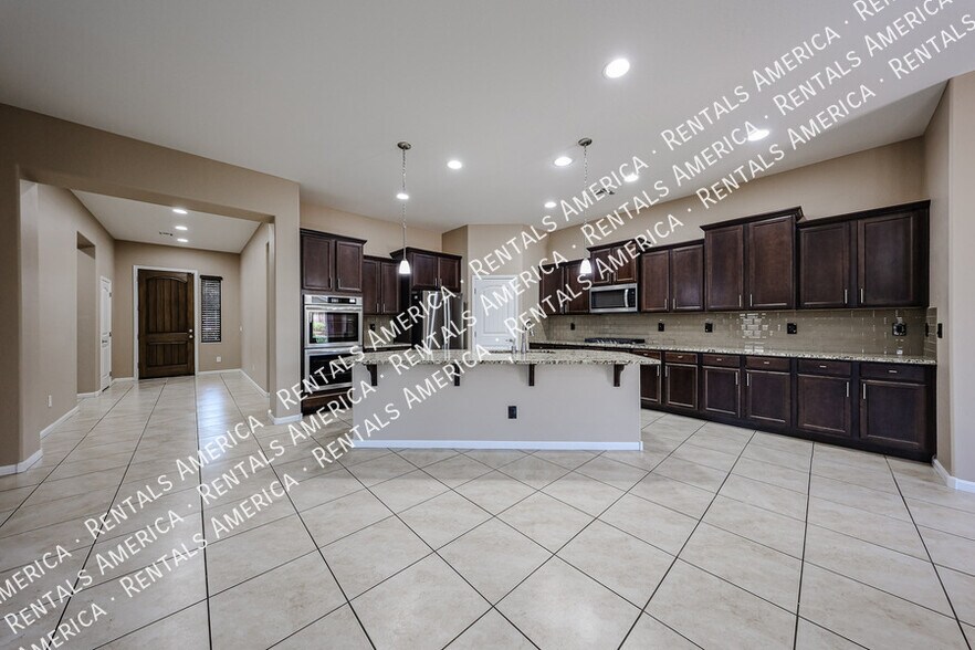 Building Photo - 20856 E Arroyo Verde Dr