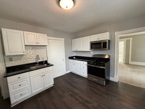 Building Photo - 917 Charles Ave