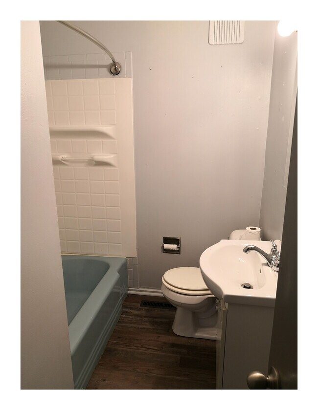 Bathroom - 1502 12th Ave S