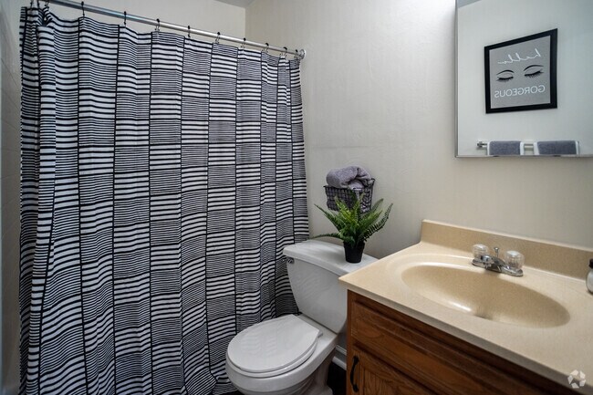 4 BR, 4 BA Standard - Student Quarters Johnson City | Student Housing