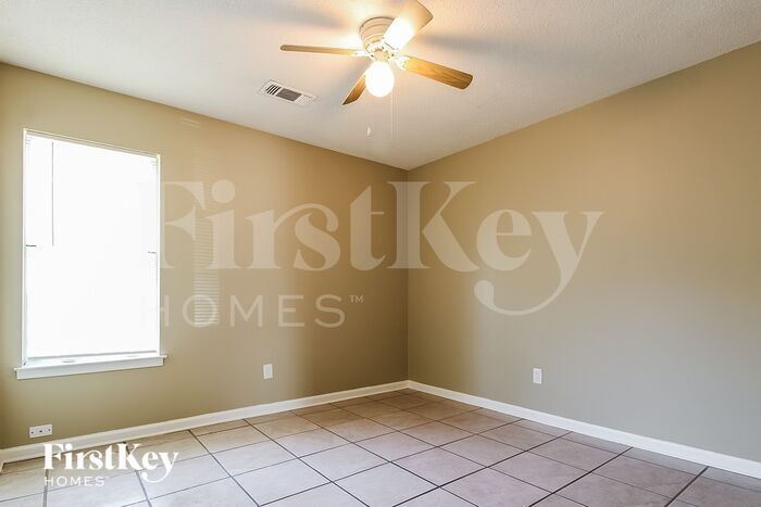 Building Photo - 4622 Crestfield Rd