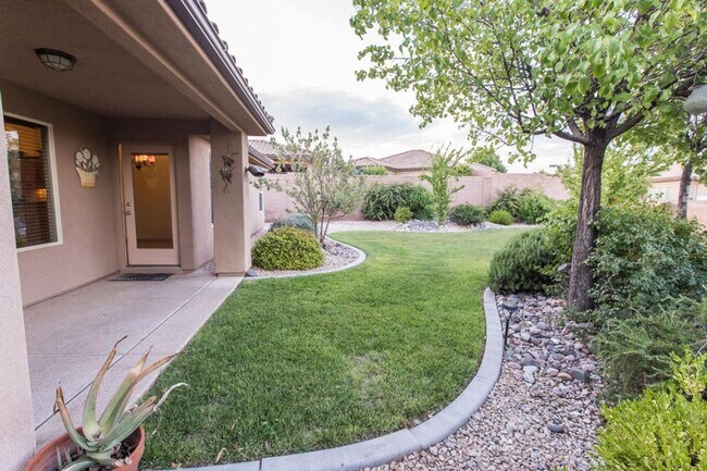 Building Photo - Custom 3 Bedroom Single-Family Home in Pri...