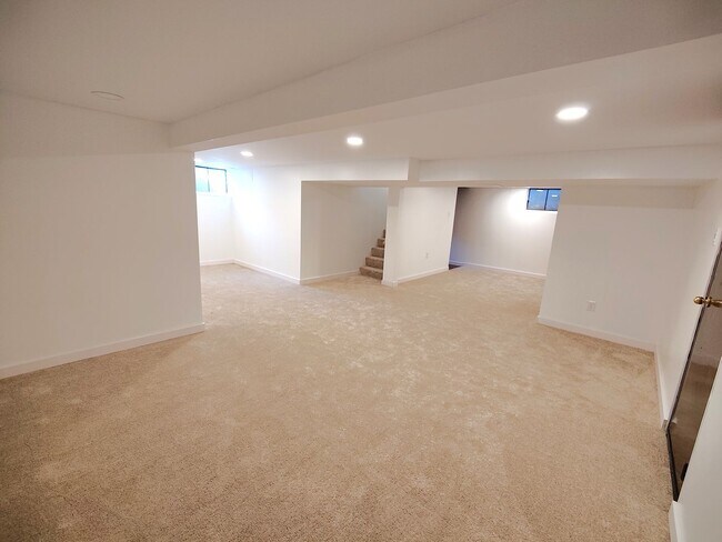 Building Photo - *Well-Maintained & Spacious 3BD/1.5BA Single Family Home Available in Baldwin*