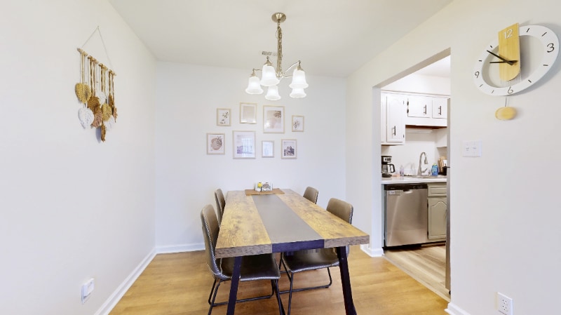 Building Photo - 253 White Oak Rd