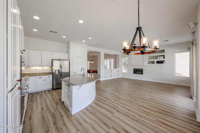 Building Photo - 41735 N Maidstone Ct