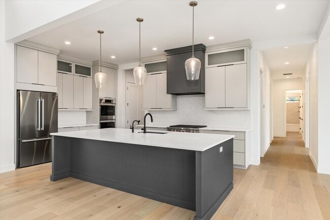 Building Photo - 7786 W Diamond Lk Dr