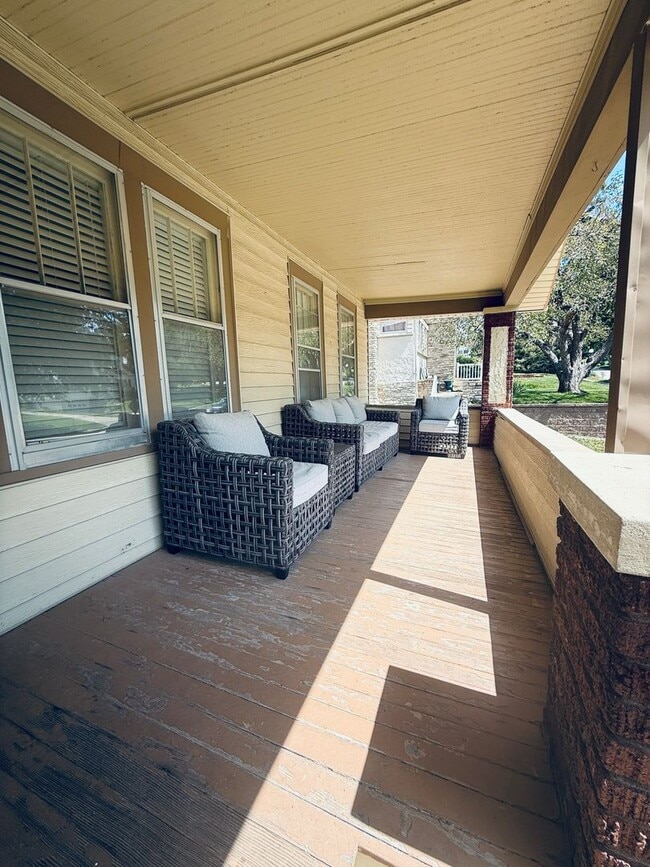 Building Photo - 4666 Poppleton Ave