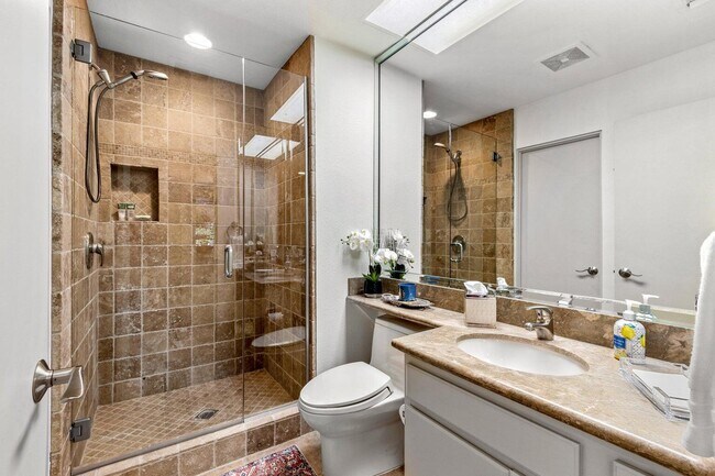 Building Photo - 303 Forest Hills Dr