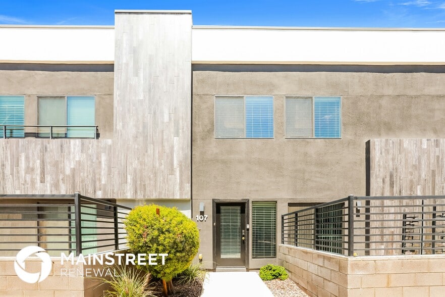 Primary Photo - 1119 S Stapley Dr