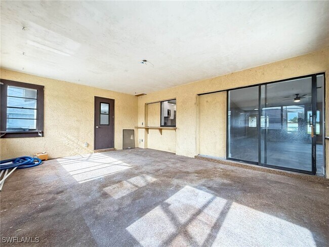 Building Photo - 1203 SE 22nd Ave