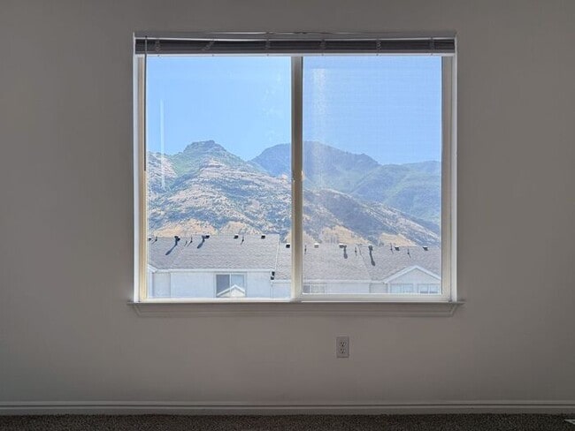 Building Photo - Peaceful Provo Townhome