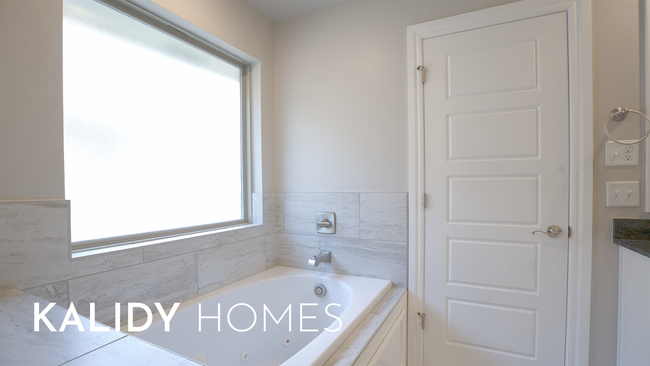 Building Photo - 12500 Elba Dr