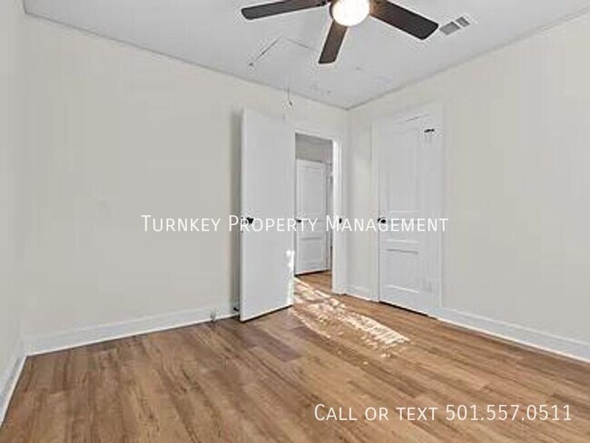 Building Photo - 4904 Lynch Dr