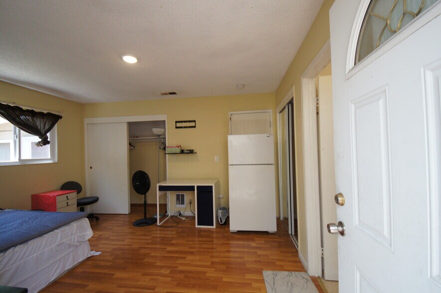 Building Photo - 34873 Ozark River Way