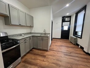 Building Photo - 31 W James St