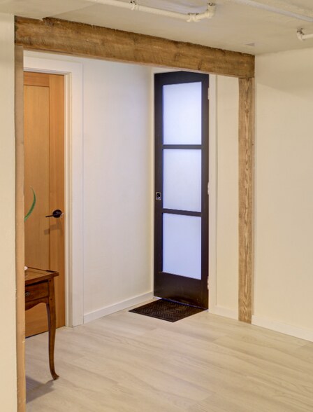 Building Photo - 102 McLeod Ave