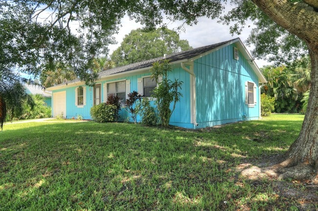 Building Photo - 1690 Seahouse St