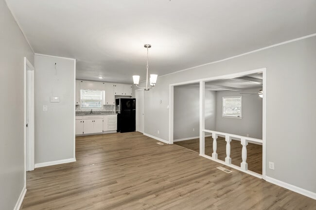 Building Photo - 4318 Balwin Dr SW