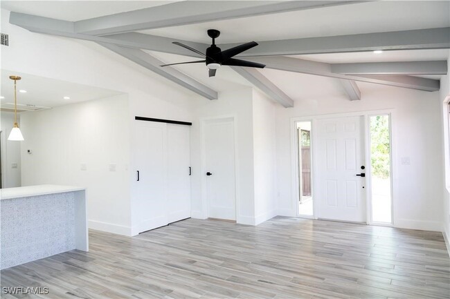 Building Photo - 6360 Royal Woods Dr