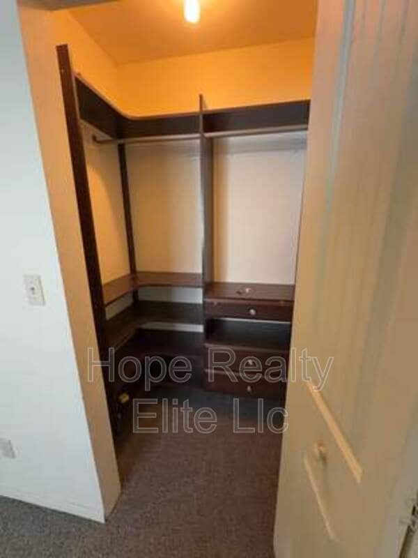 Building Photo - 2544 King Ct
