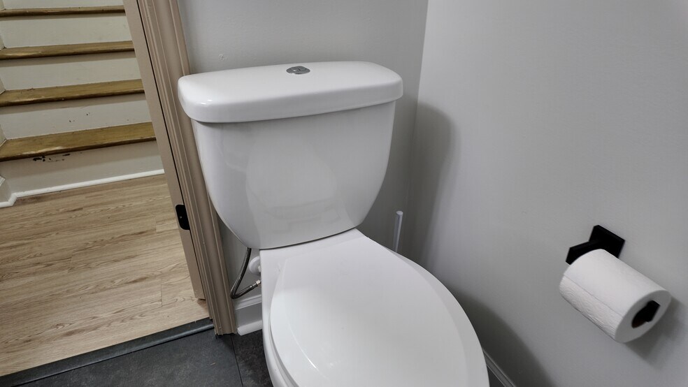 Building Photo - 1521 Anthony Dr