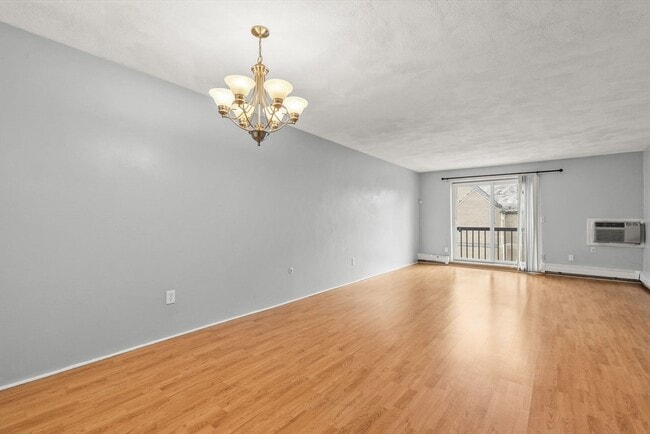 Building Photo - 245 Sea St