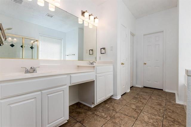 Building Photo - 9401 Meyers Canyon Dr