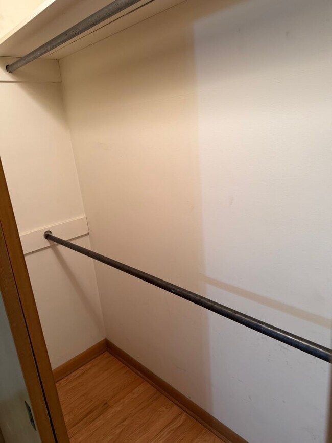 Building Photo - 3 bedroom, 2 bathroom, 2 car garage hom for rent