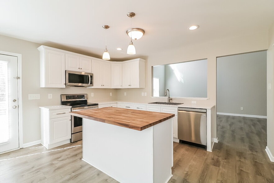 Building Photo - 1421 Cairo Way